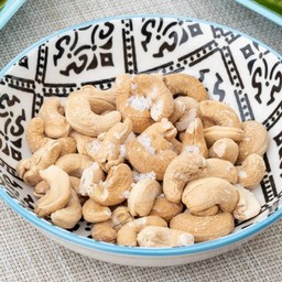 เม็ดมะม่วงโรยเกลือ