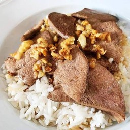 ข้าวราดตับหมูกระเทียมราดข้าว+ไข่ดาว