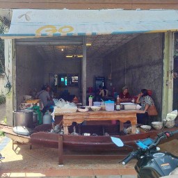 ก๋วยเตี๋ยวเรือคลองสระบัว มิตรภาพซอย 15