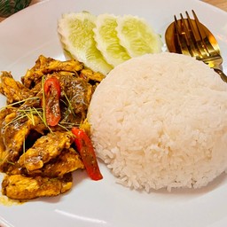ข้าวเครื่องแกง ไก่ spicy curry with chicken