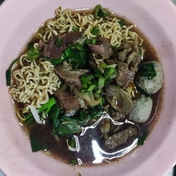 ก๋วยเตี๋ยวนายอ้วน