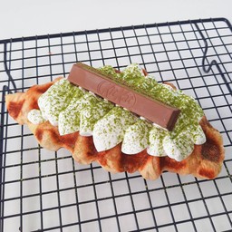 ครอฟเฟิล คิทแคท มัทฉะ & ครีม🍫