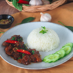 โคตรกะเพราเครื่องในไก่