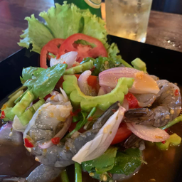 ยำมะระกุ้งสด