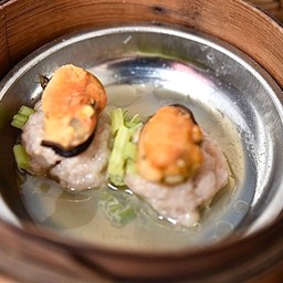 หอยแมลงภู่แต้มหน้าหมู