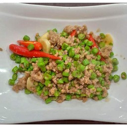 หมูสับผัดถั่วฝักยาว