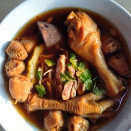 ก๋วยเตี๋ยวไก่ พิเศษ