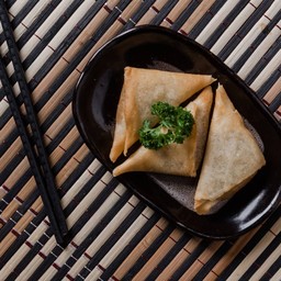 ซาโมซ่ากล้วย 3 ชิ้น