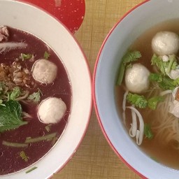 ก๋วยเตี๋ยวโอ่งระเบิด