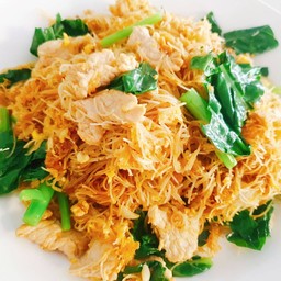 เส้นหมีผัดซีอิ้วหมู