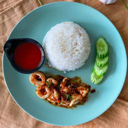 ข้าวกระเทียมพริกไทยปลาหมึก