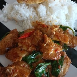 ข้าวพริกแกง