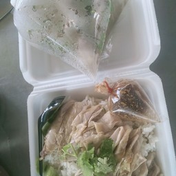 ข้าวมันไก่ก๋วยเตี๋ยวไก่หน้า7-11สนามบอนแยก14 บางบอน