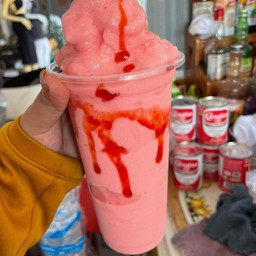 สตอเบอรี่นมสด