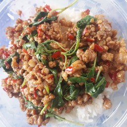 กระเพราหมูสับ