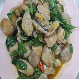 หอยลายผัดน้ำมันหอย