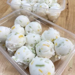 ไอติมกะทิรวมมิตร  ชุดกลับบ้าน