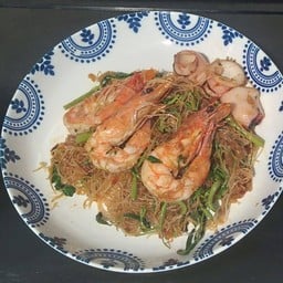 หมี่ผัดกระเฉดทะเล