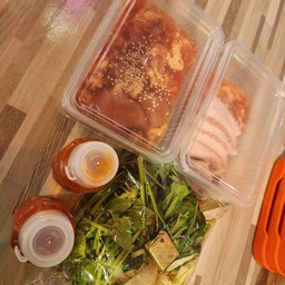ชุดหมูล้วน 2 กิโล - ฟรีผัก น้ำจิ้ม