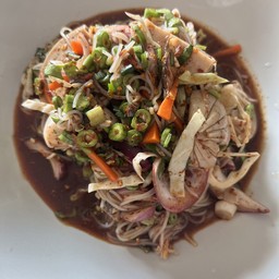 ยำขนมจีนปลาทู+หมูยอ