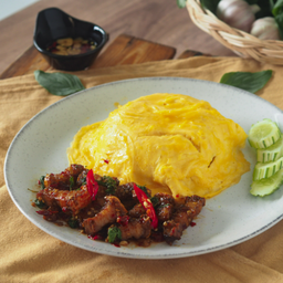 ไข่ข้น กะเพราหมูกรอบ