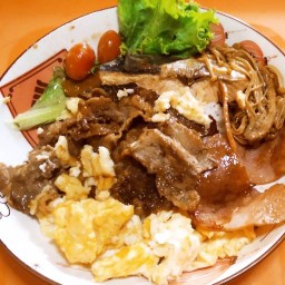 เฉาก๊วย ไข่ม้วนไข่ขยี้ แซลมอน เนื้อ ย่างซอสไดโดมอน พี่คริสต์