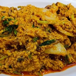 ปูนิ่มผัดผงกะหรี่