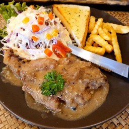 สเต็กเนื้อริบอายนมสดพริกไทยดำ
