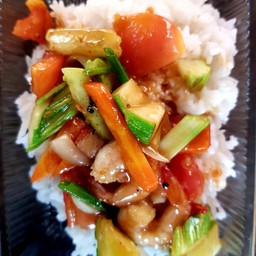 ข้าวราดผัดเปรี้ยวหวาน