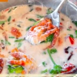 ต้มกะทิปูนิ่มทอดใบมะขามอ่อน