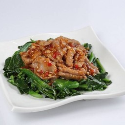 หมูคูโรบูตะผัดคะน้าฮ่องกงซอสเอ็กซ์โอ