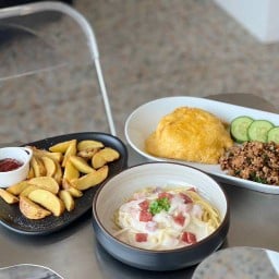 คนขายทรงซ้อ ไข่ข้นทรงเครื่อง หน้าคอนโด ลุมพินี