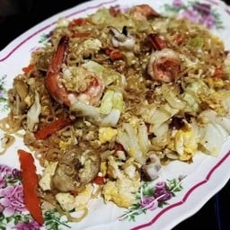 มาม่าผัดไข่ทะเล