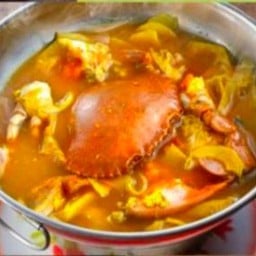 แกงเหลืองปูไข่หน่อไม้ดอง