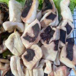 หมึกย่างน้ำจิ้มรสเด็ด สายกลาง