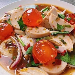 ยำหมูยอไข่แดงเค็ม
