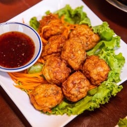 ลูกชิ้นทอด