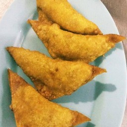 เกี๊ยวทอดไส้แตก 4 ชิ้น