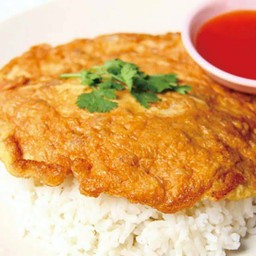 ไข่เจียวกุ้งสับราดข้าว
