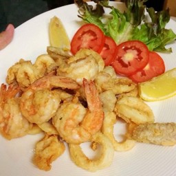 กุ้ง ปลาหมึกทอด