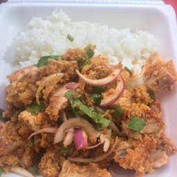 ข้าวยำไก่แซ่บ