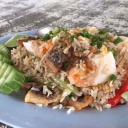 ข้าวผัดปลาสลิดไข่เค็ม