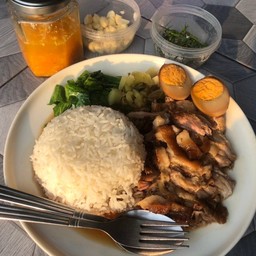 ข้าวขาหมูไข่พะโล้