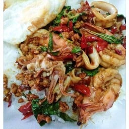 เจ้พลอยขายหอยแคลงสด
