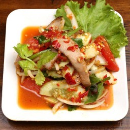 ยำคอหมูย่าง