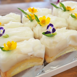 โรลมะพร้าวเพลิน