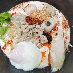 ก๋วยเตี๊ยวต้มยำน้ำข้น สูตรเฉพาะของทางร้าน