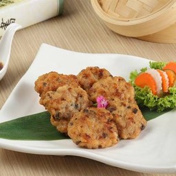 หมูคูโรบูตะสับเจี๋ยนปลาเค็มกุ้ง