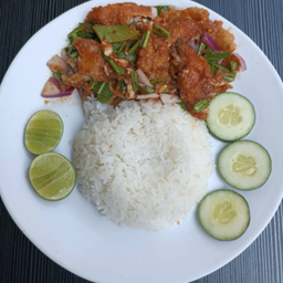 ข้าวปลาแกะยำแซ่บ