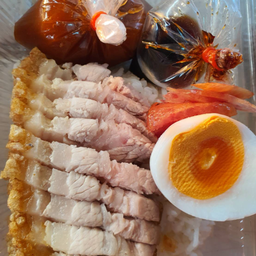 ข้าว หมูกรอบ